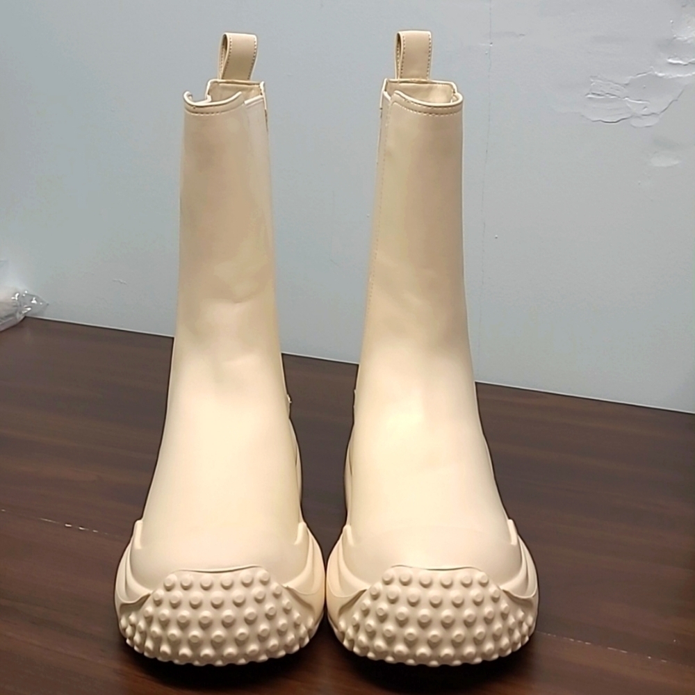 Charles & Keith Chalk Elba Round Toe Chelsea Boots